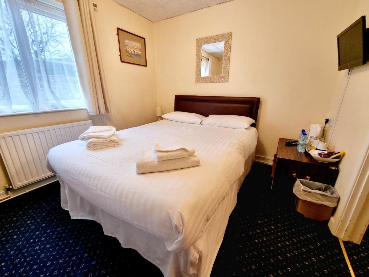The Sportsmans Inn Limited Айвибридж Экстерьер фото